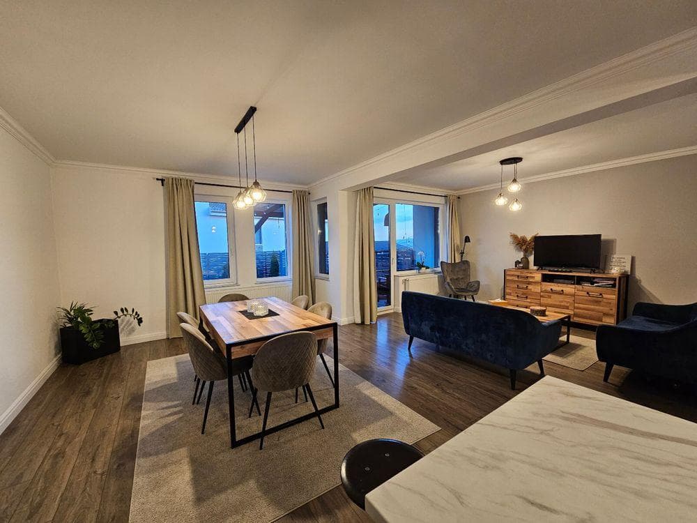 Casa voronet de inchiriat