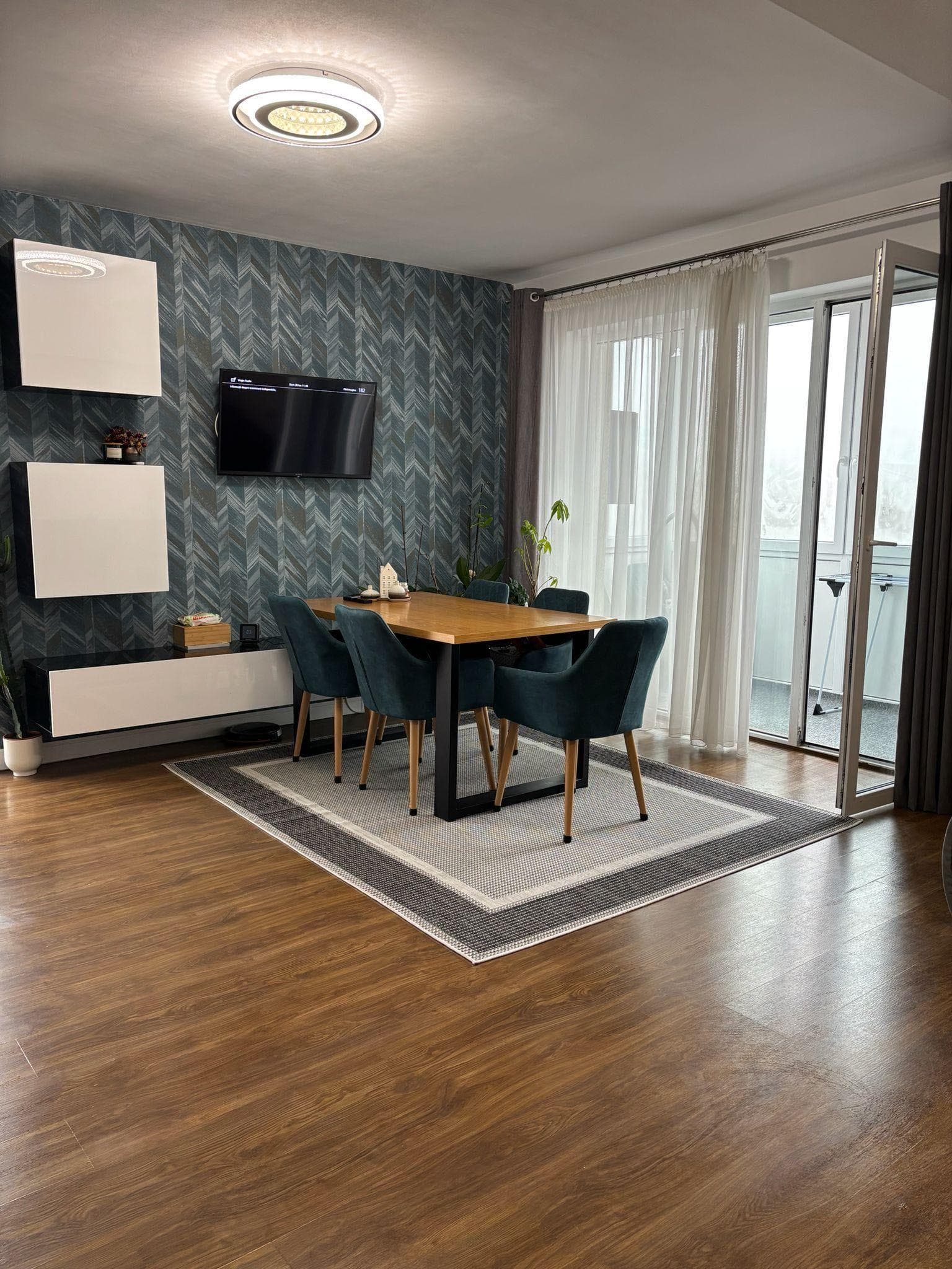 Apartament de închiriat - imagine 1