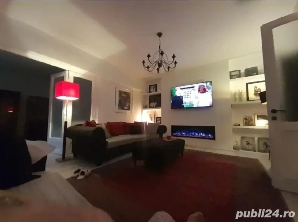 Pers. Fizică Vând Apartament zona Central, 4 camere  în Vila cu 6 proprietari - imagine 1