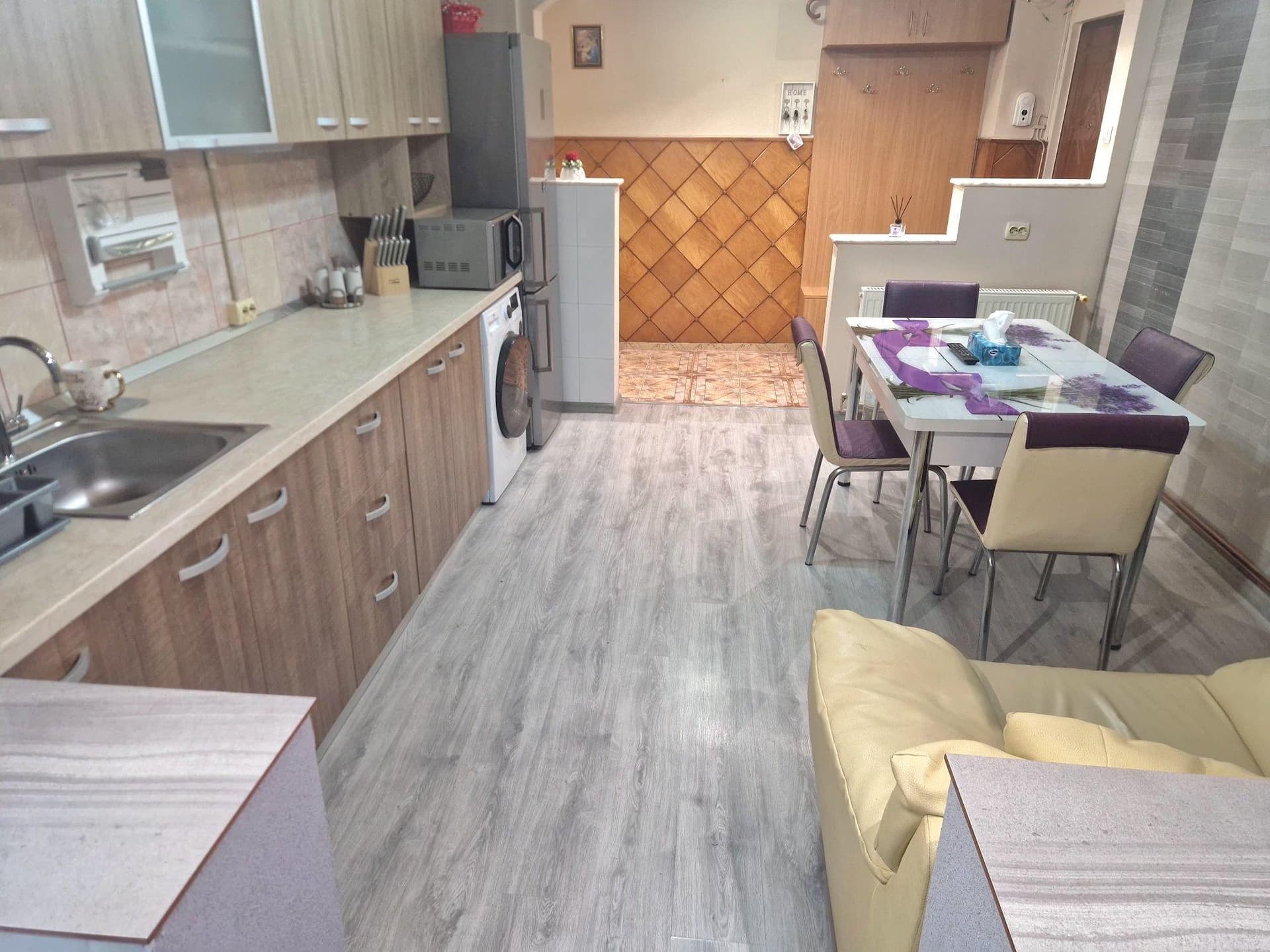 Persona fizică Vând apartament zona Între Lacuri strada Tulcea nr19 - imagine 1