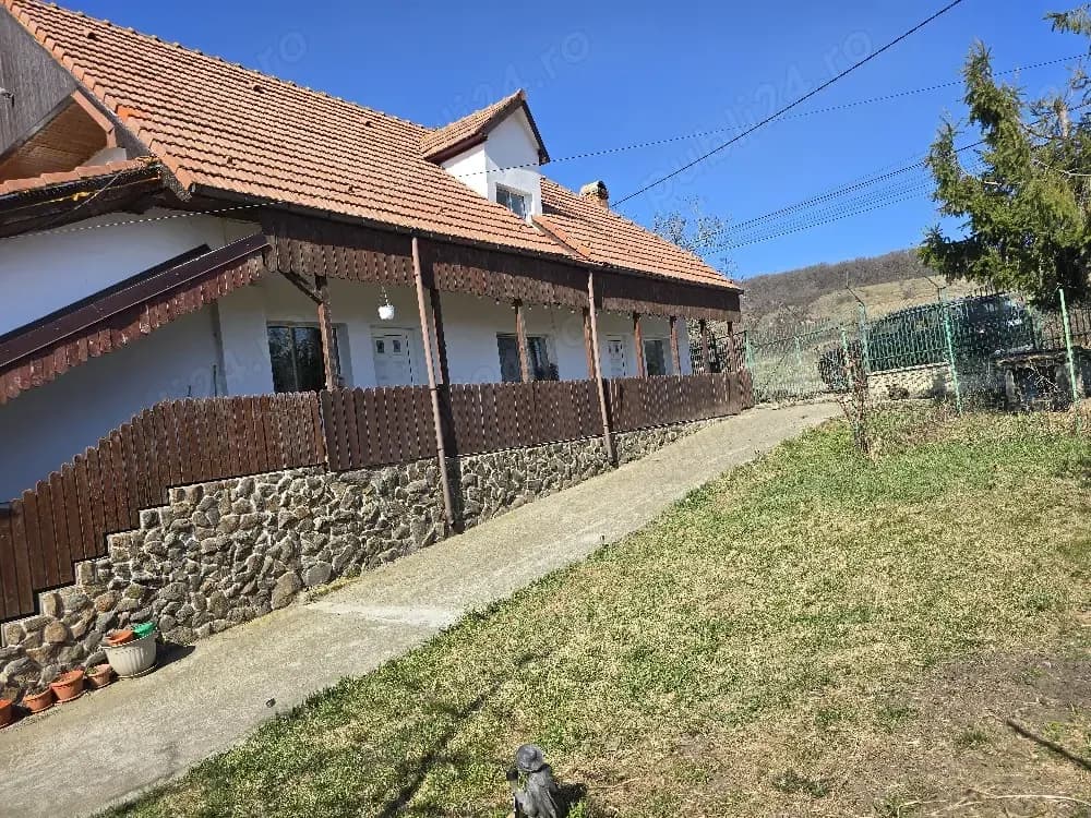 inchiriez casa si teren in dambul rotund - imagine 1