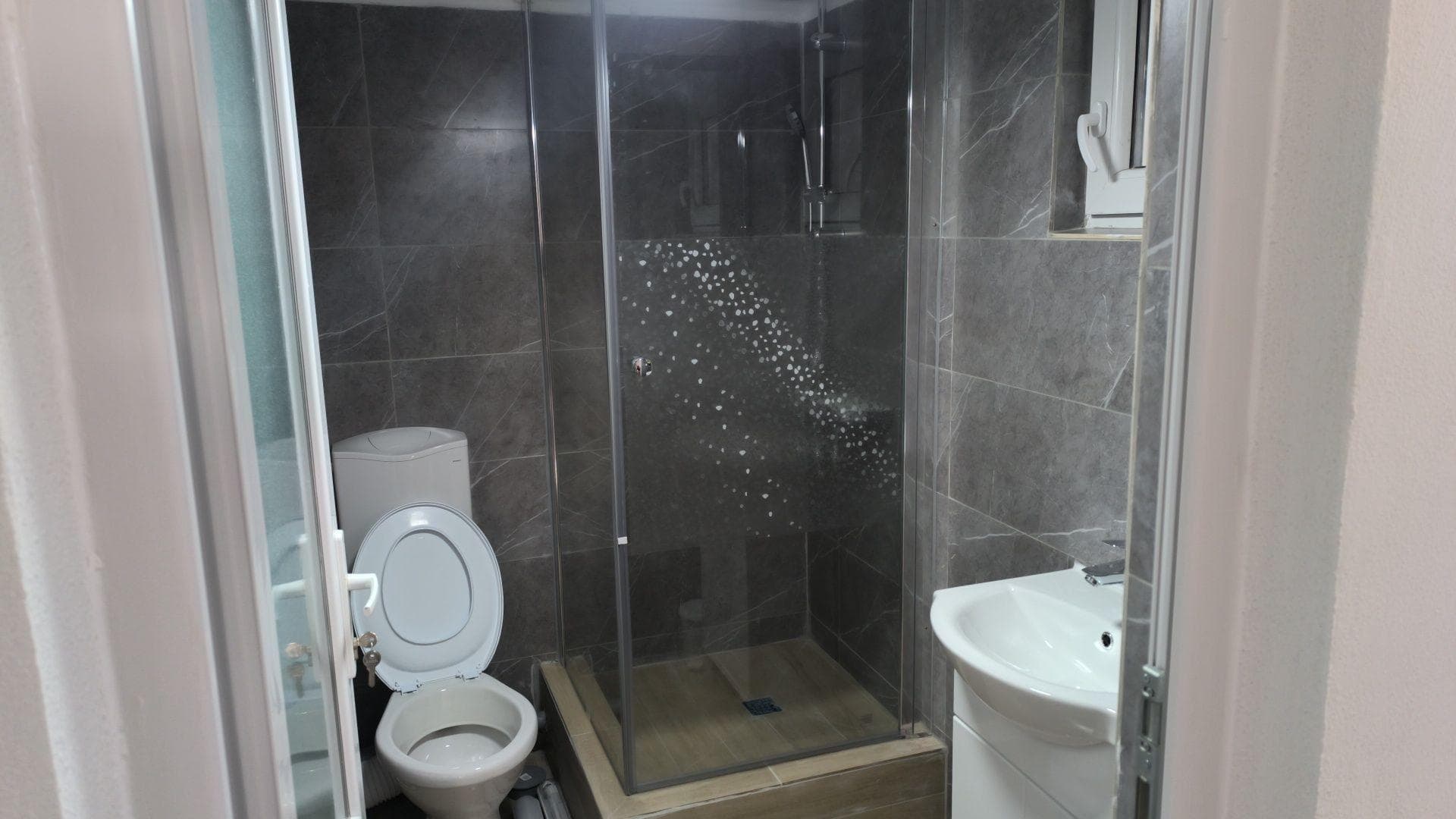 Apartament  o camera de inchiriat