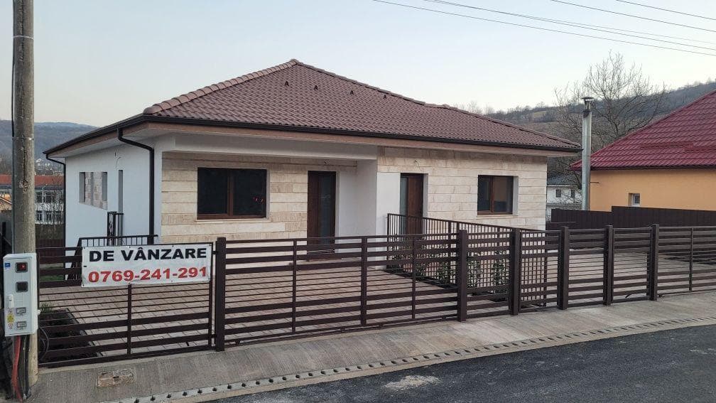 Duplex de Vînzare în Tăuți - imagine 1