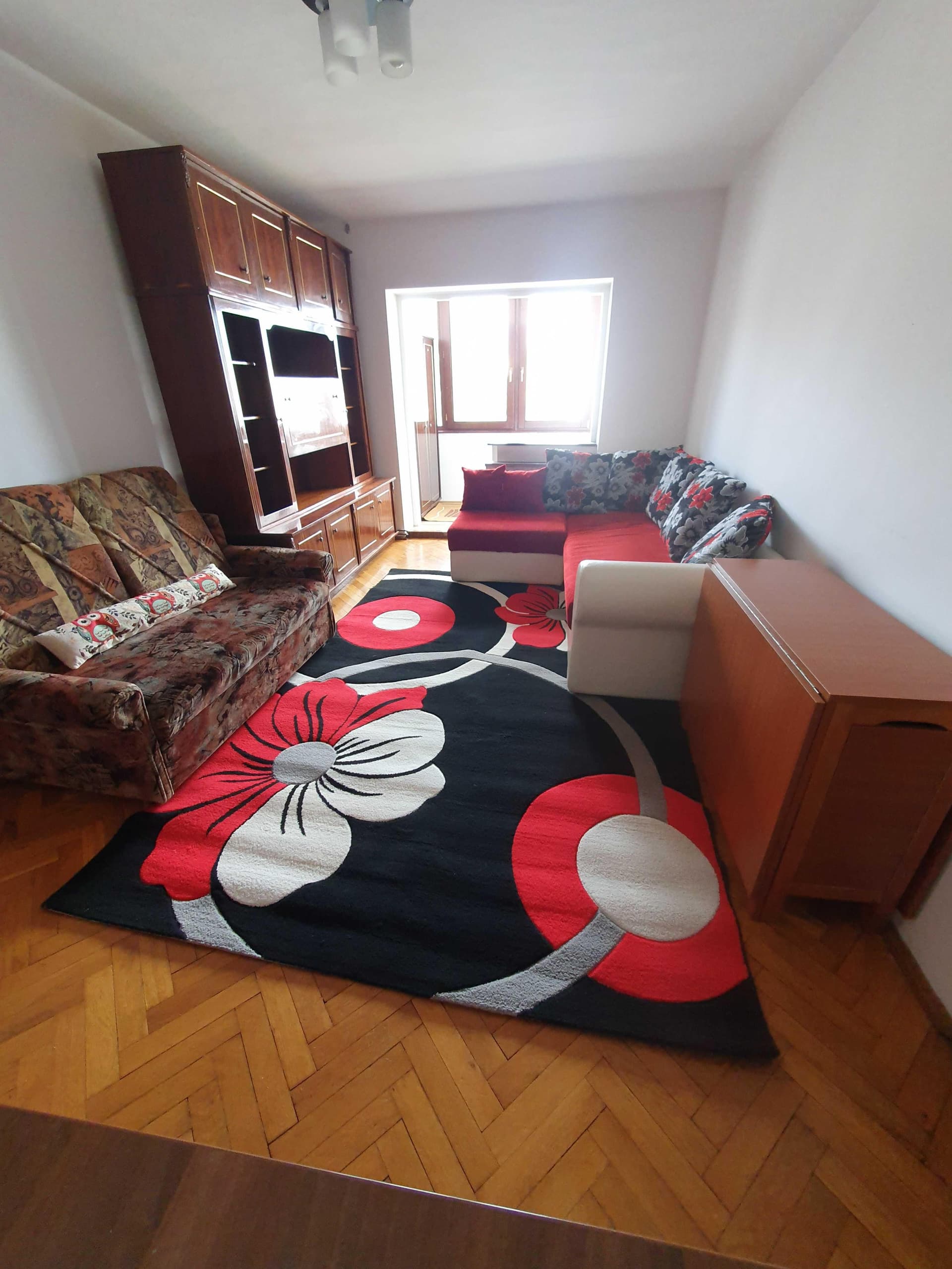 Persoana fizică vând apartament cu 4 camere str Ion Meșter nr.4 - imagine 1
