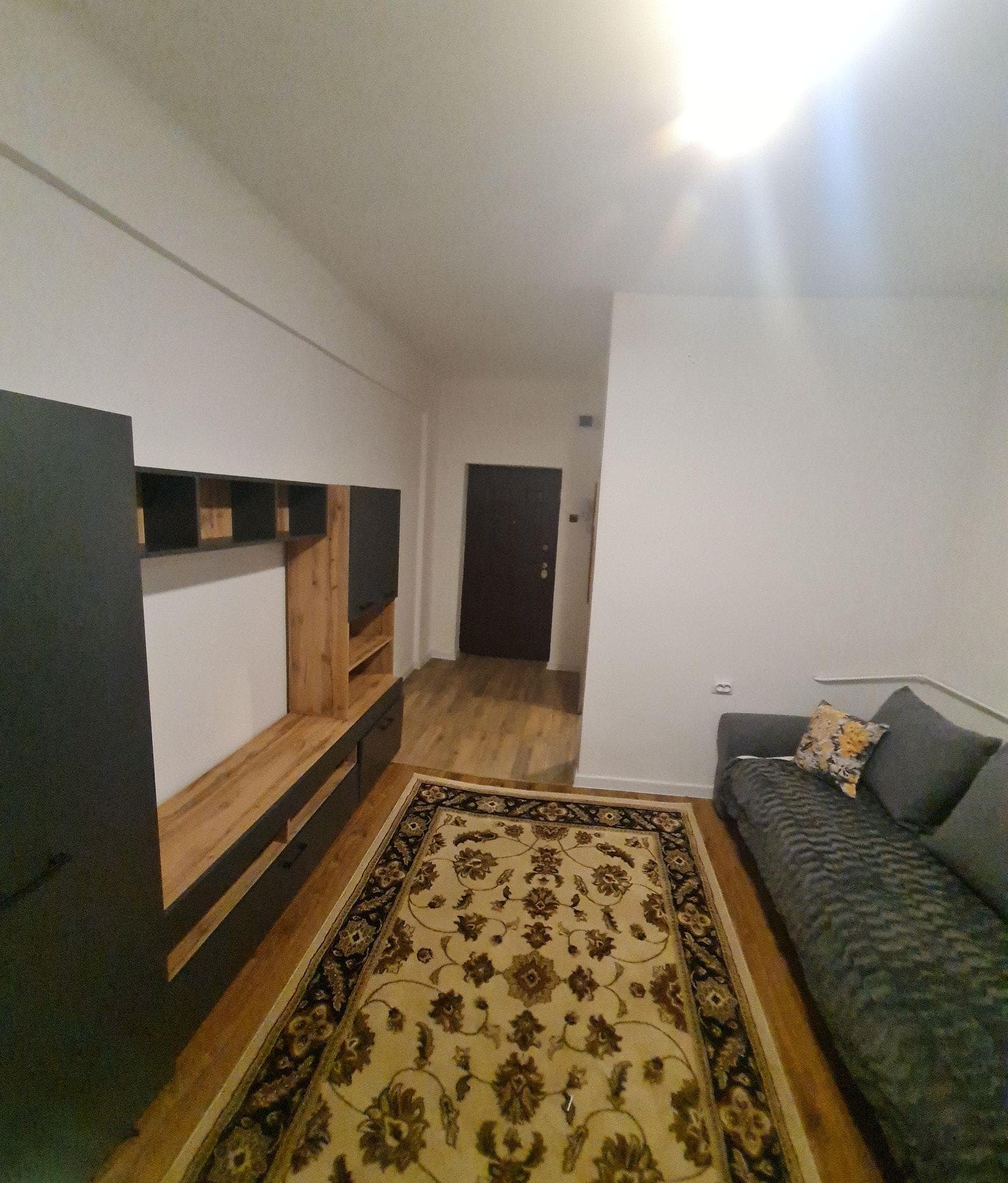 Inchiriez garsoniara in Gruia - imagine 1