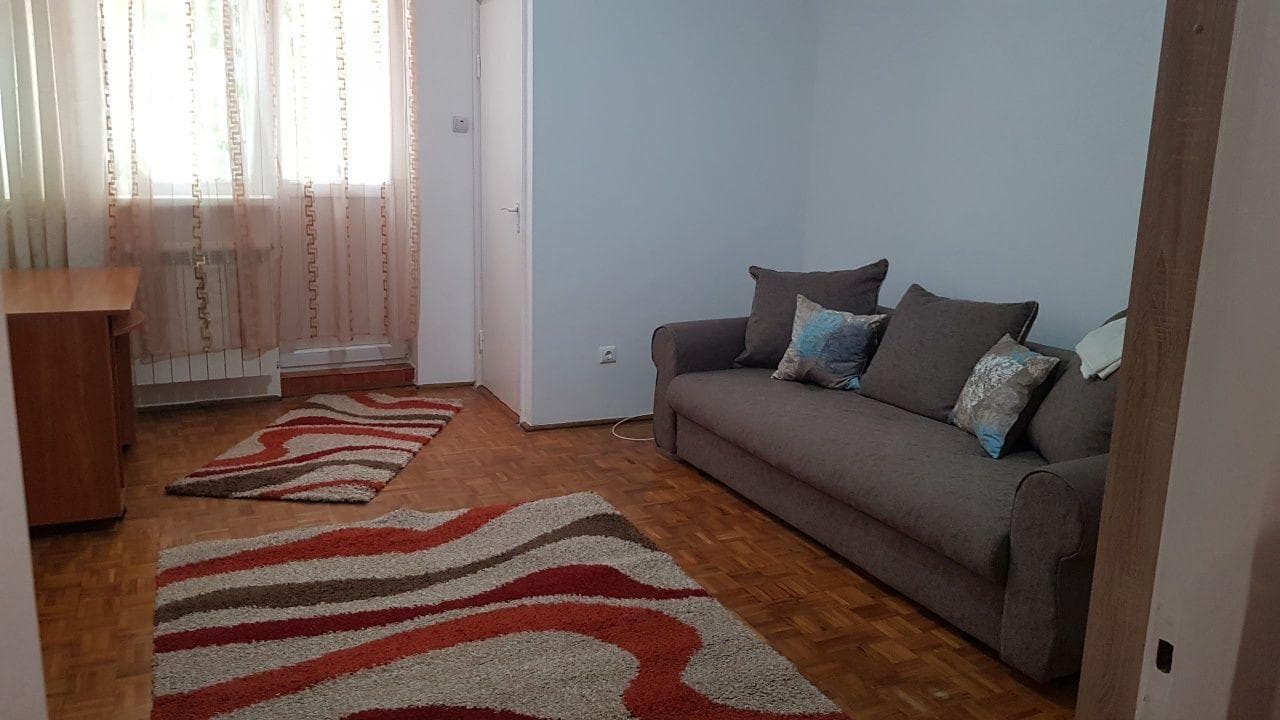 PF dau in chirie garsoniera pe Detunata - imagine 1