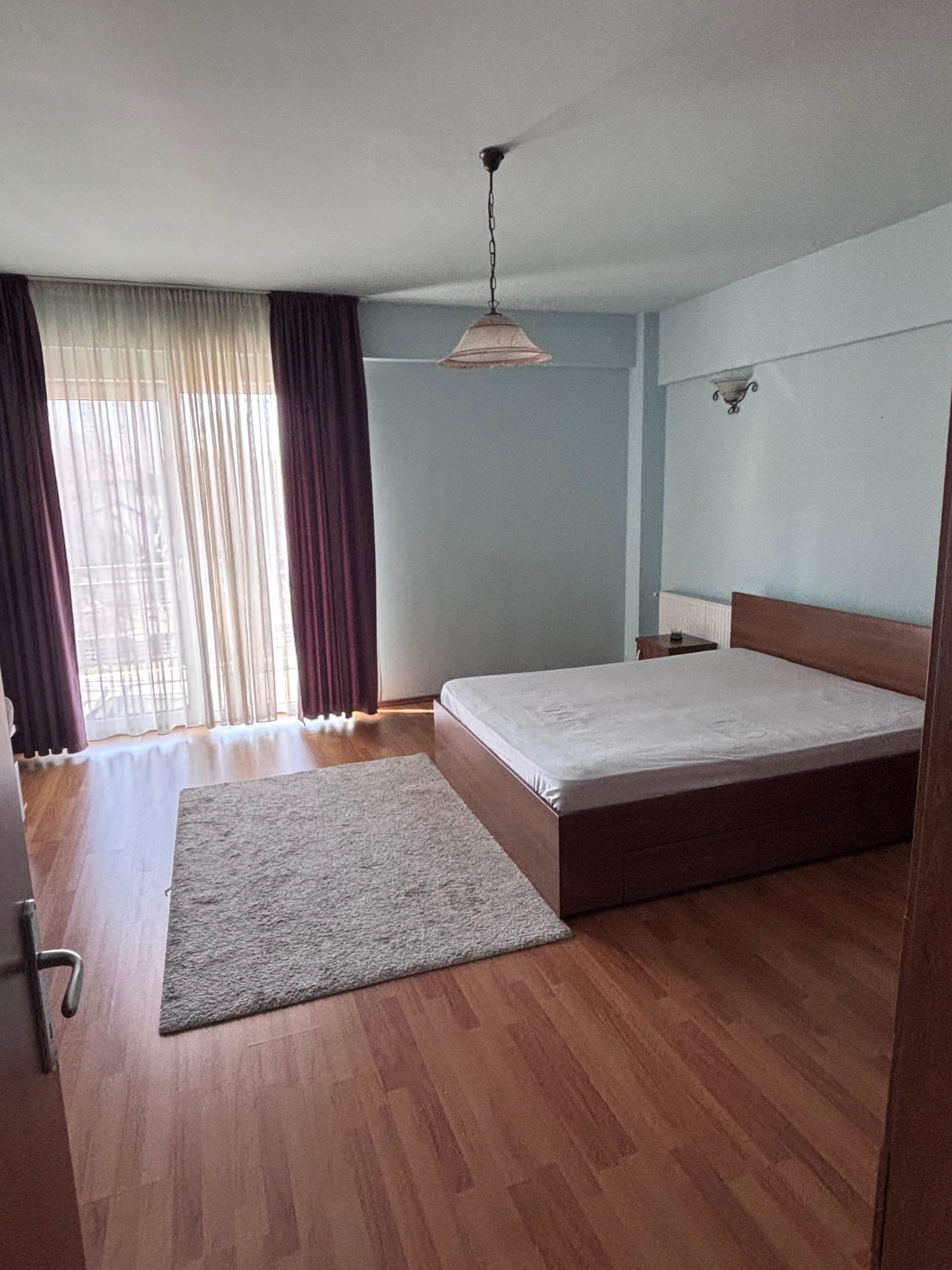 Închiriere apartament, o cameră - imagine 1