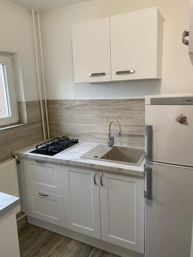 Garsoniera de inchiriat - imagine 1