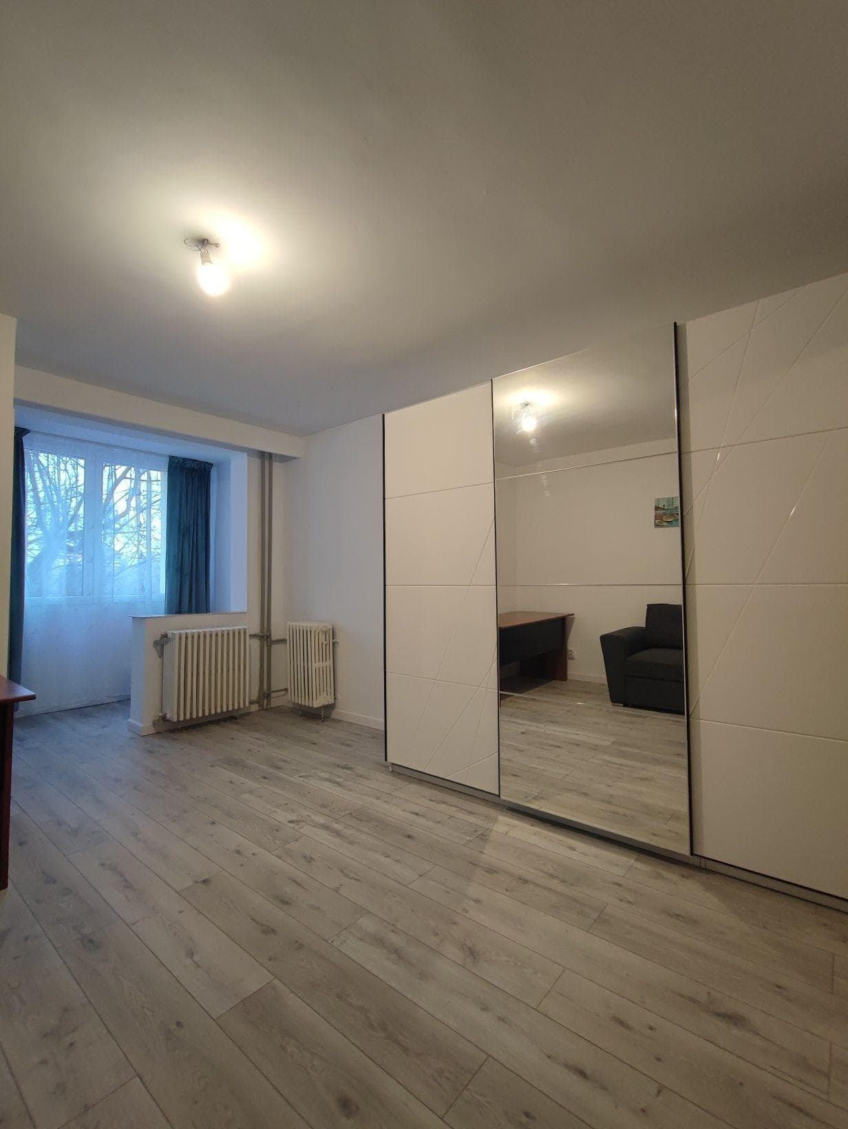 Chirie garsoniera Marasti - imagine 1