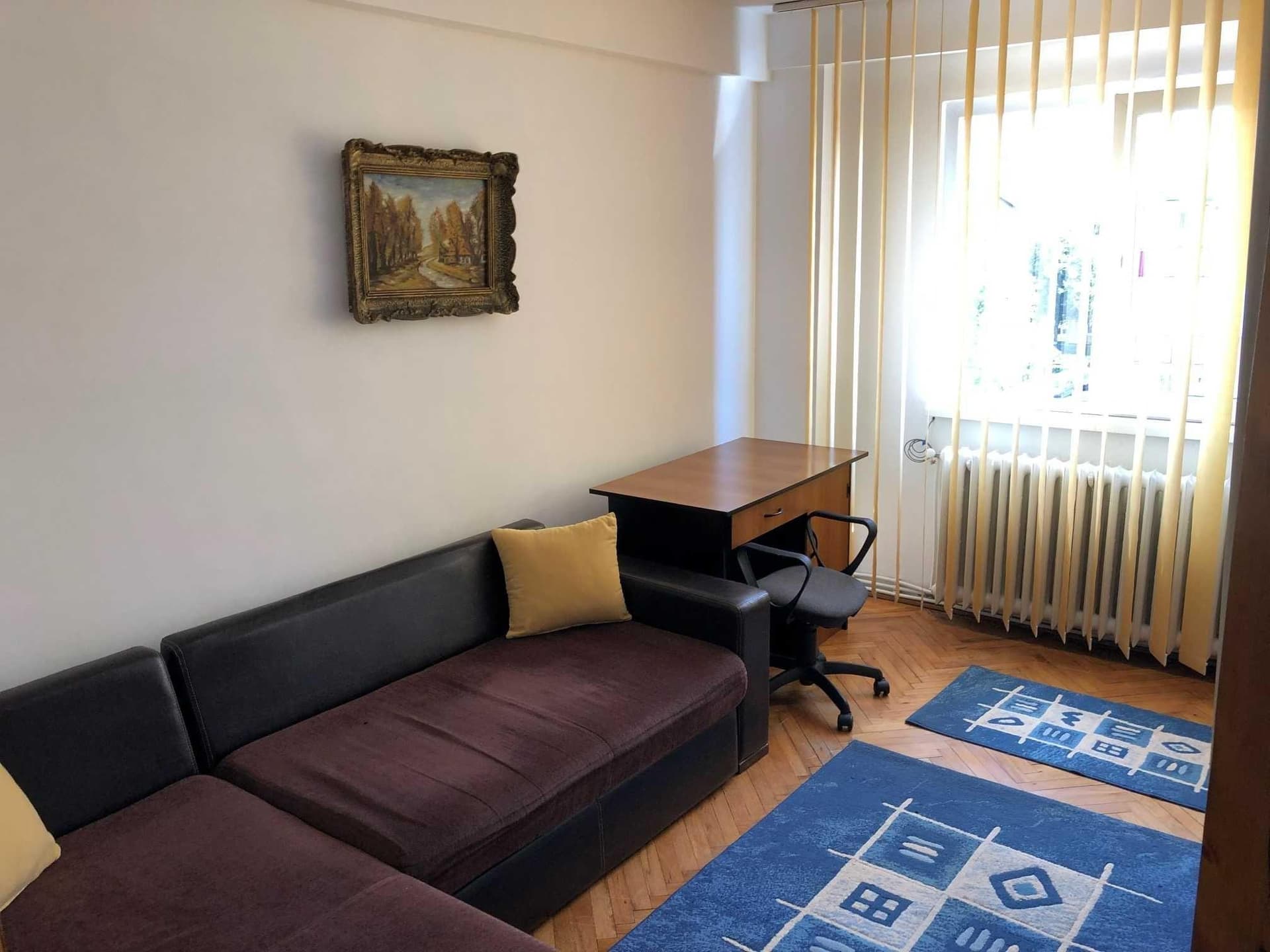 Inchiriez Apartament 3 camere,zona Parcul Colina-loc de parcare inclus - imagine 1