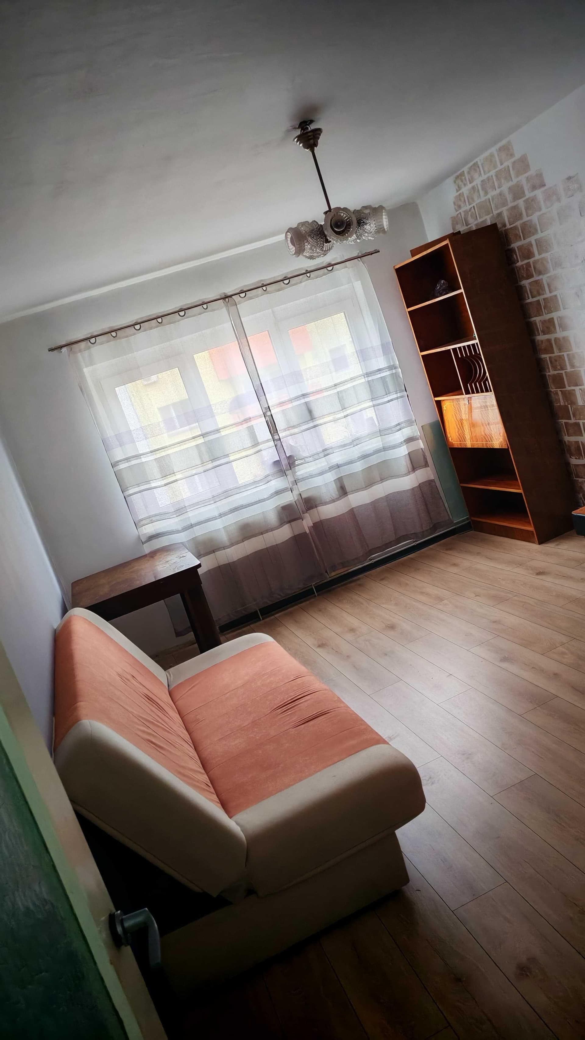 Inchiriez apartament - imagine 1