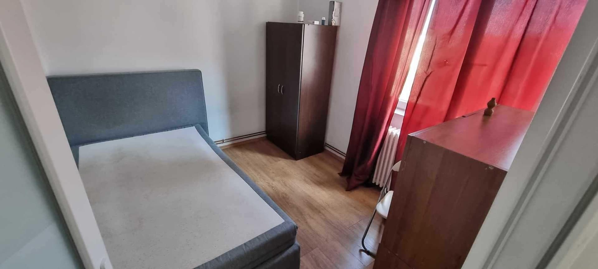 Caut coleg de apartament 2 camere decomandate - imagine 1