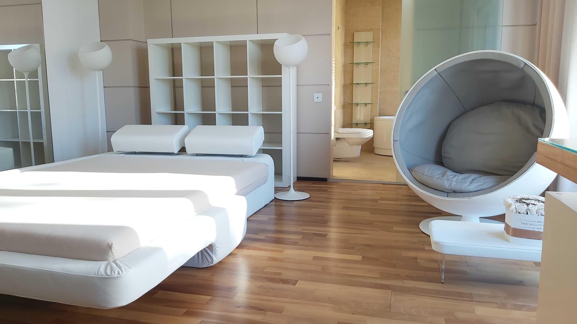 Proprietar, vând apartament str. Plopilor  82m2 + 25m2