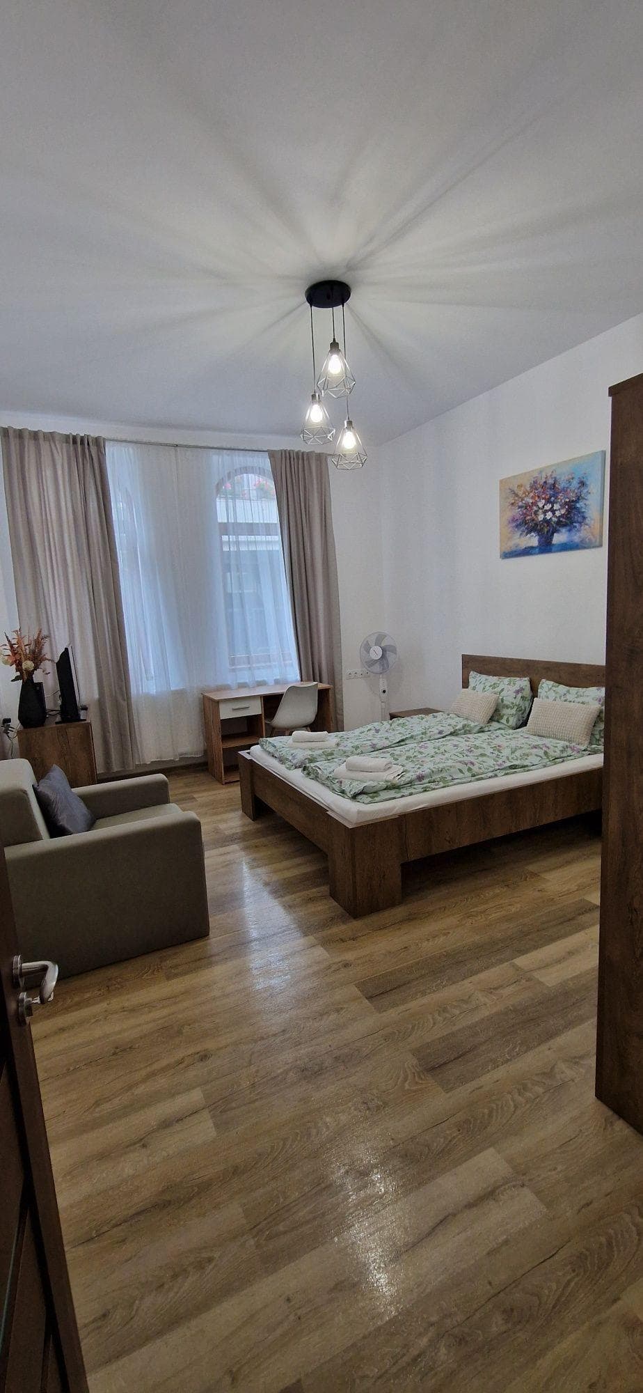 Apartament in centru - imagine 1