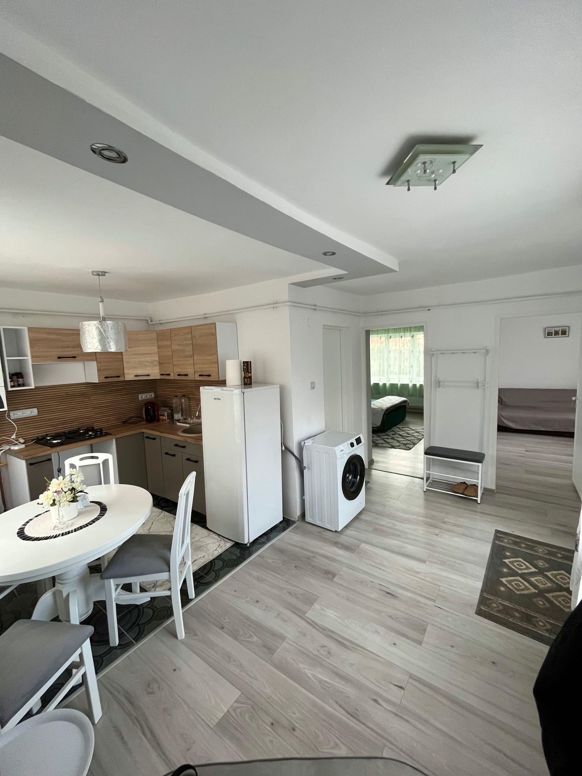 Inchiriez CASA+curte - imagine 1