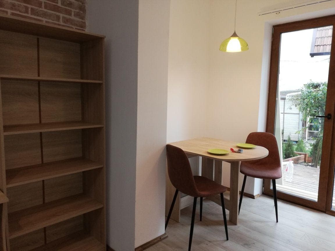 Garsoniera la casa de închiriat - imagine 1