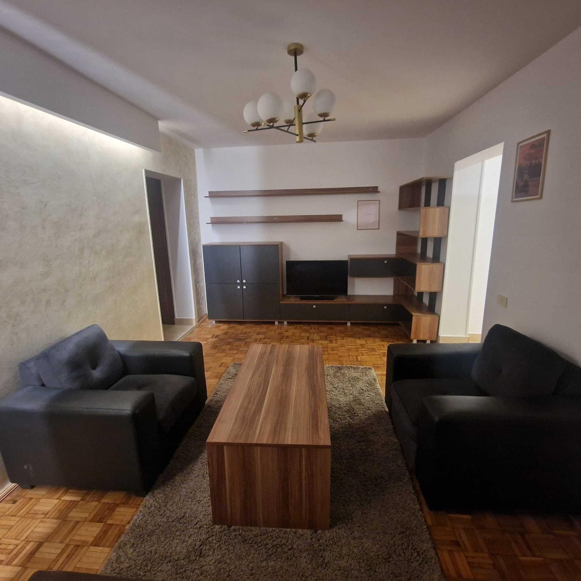 Apartament 3 camere de închiriat - imagine 1