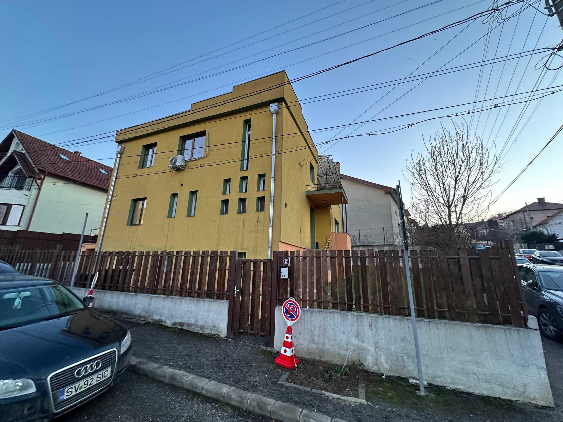 Casă cu curte, demisol și garaj Av. Badescu  (dest. comercială) - imagine 1