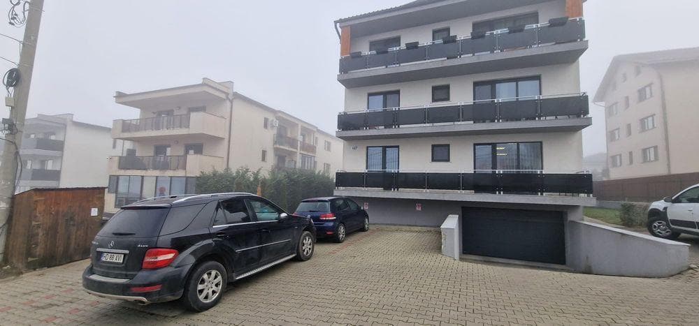 PF inchiriez apartament 4 camere,parcare str Eugen Ionesco - imagine 1