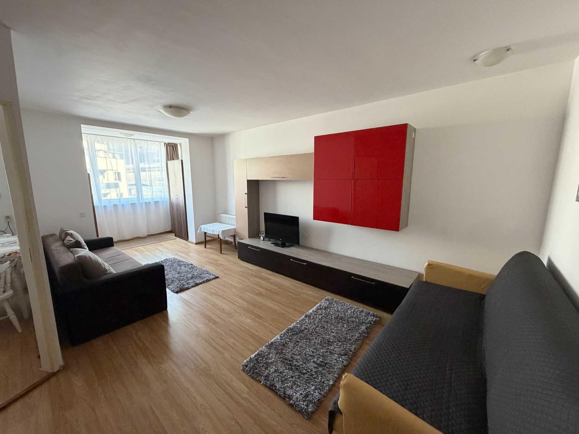 Inchiriez ap 40 mp cu parcare, zona Kik Cetatii - imagine 1