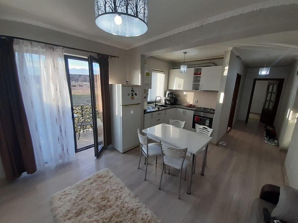 Inchiriez apartament Floresti - imagine 1