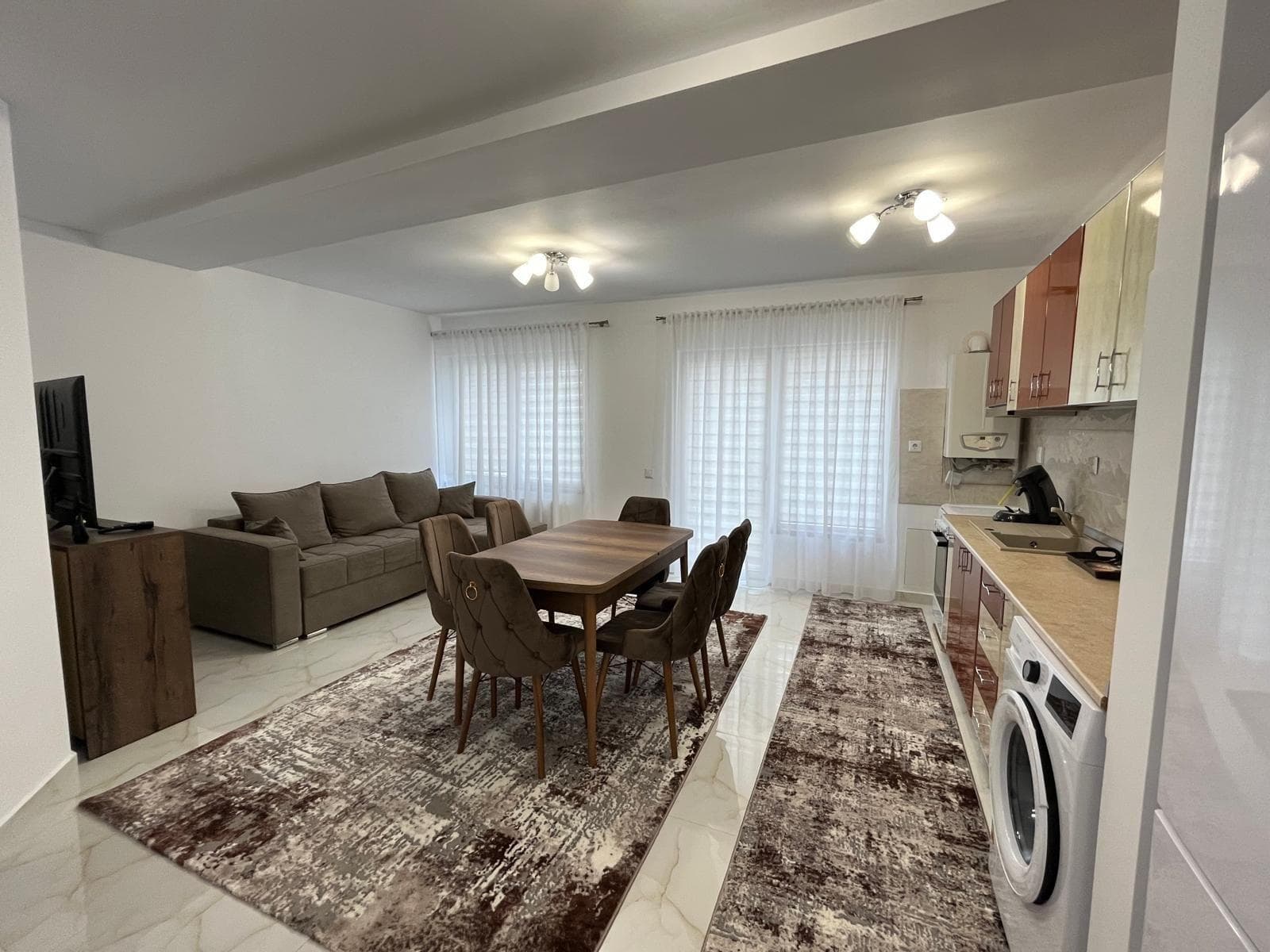 Apartament de închiriat - imagine 1