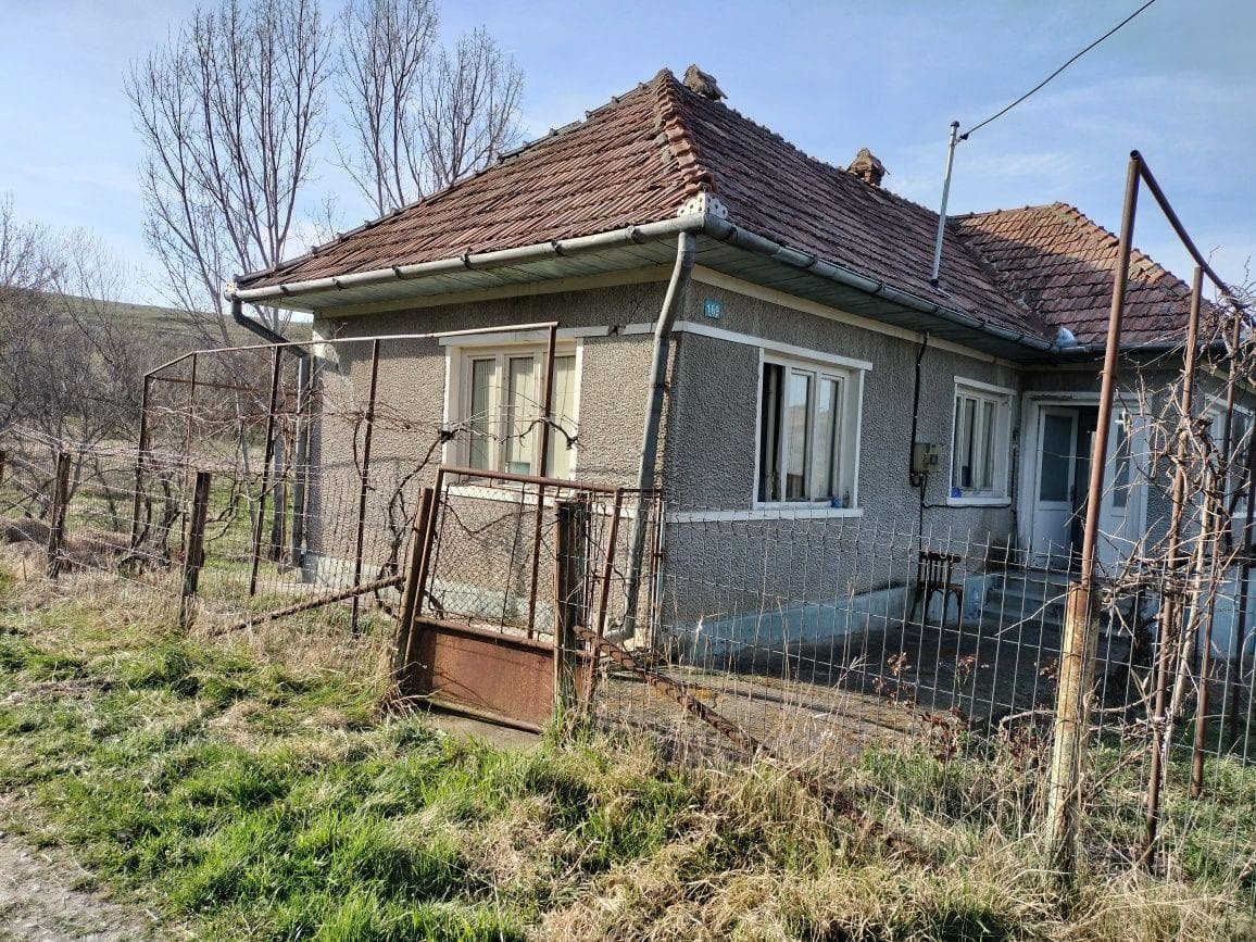 Vând casă  în comuna Cornești sat lujerdiu judetul Cluj Napoca - imagine 1