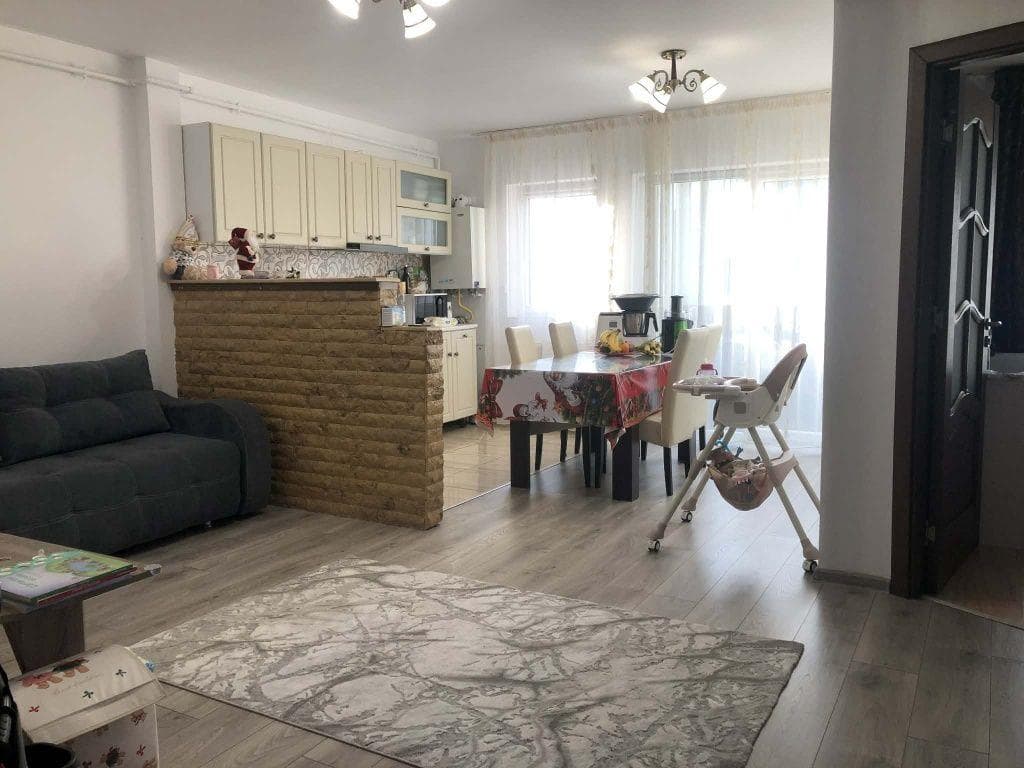 Vand apartament 2 camere zona Urusagului - imagine 1
