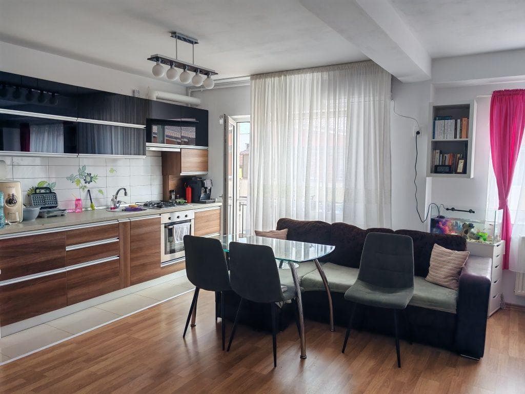 De vânzare Apartament, 58 m² utili, 2 camere  Floresti - imagine 1