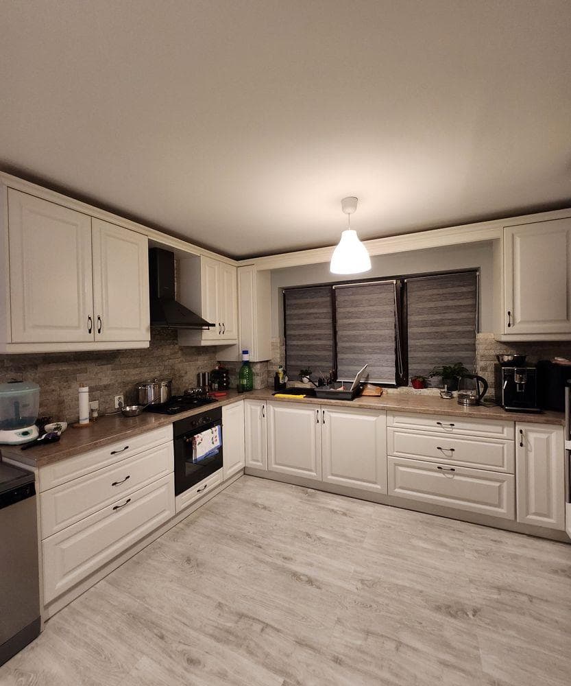 Vand apartament 3 camere Florilor - imagine 1