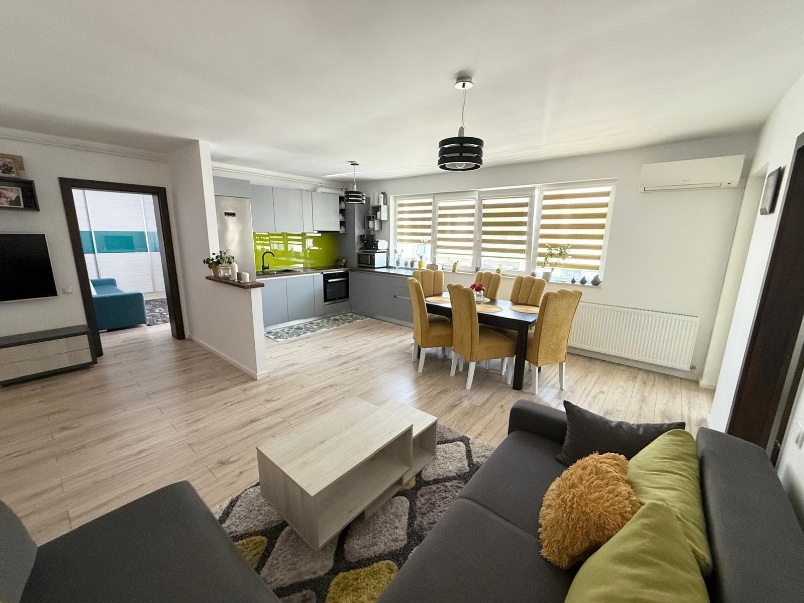 Apartament 3 camere - imagine 1