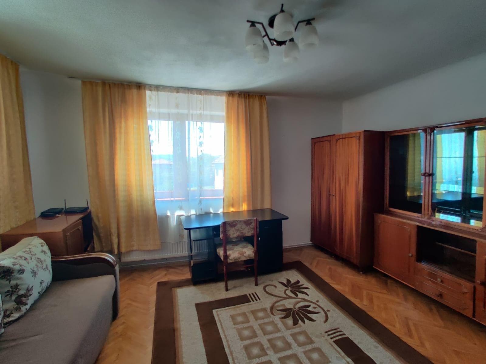 Închiriez o cameră - imagine 1