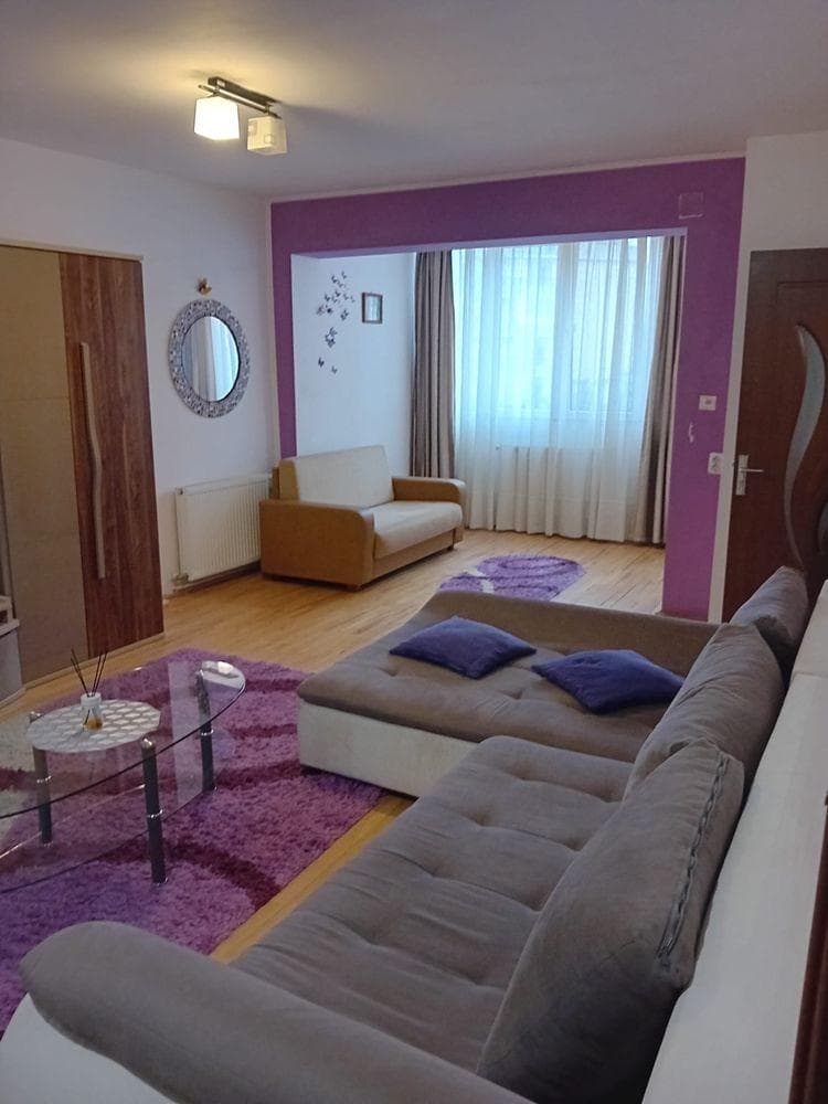 Inchiriez apartament cu o camera, Str. Florilor, Floresti - imagine 1
