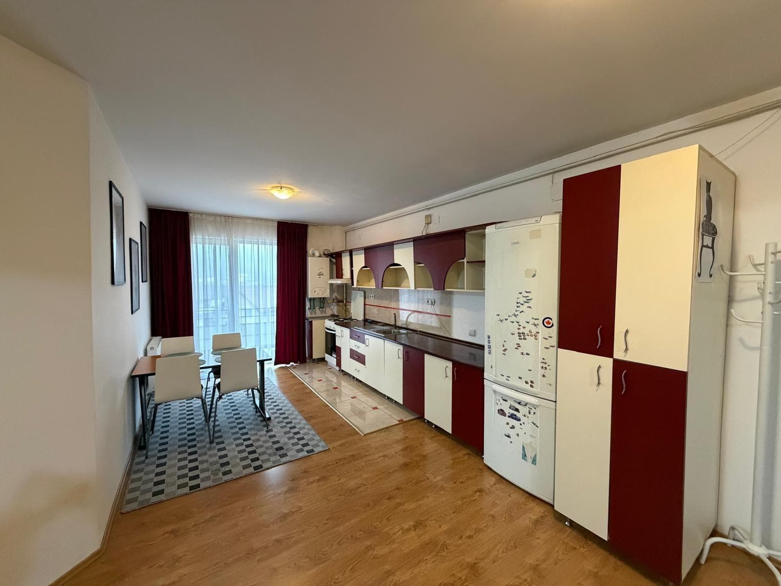 Proprietar, închiriez ap. 2 cam, 60 mp, pe Florilor. - imagine 1