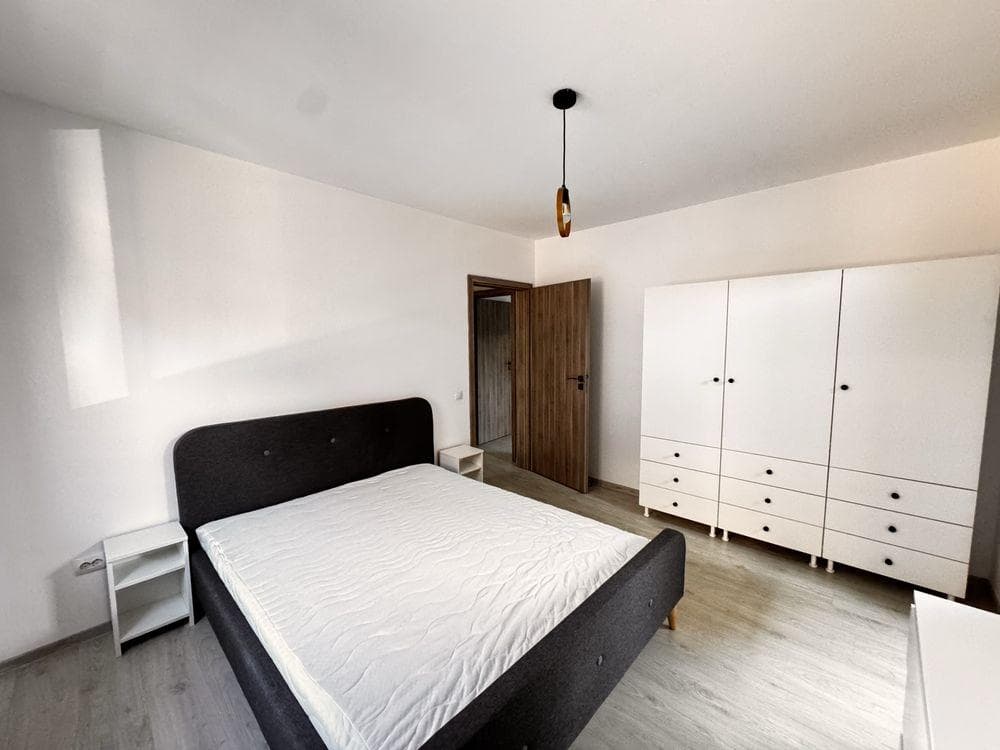 Apartament 2 camere + parcare - imagine 1