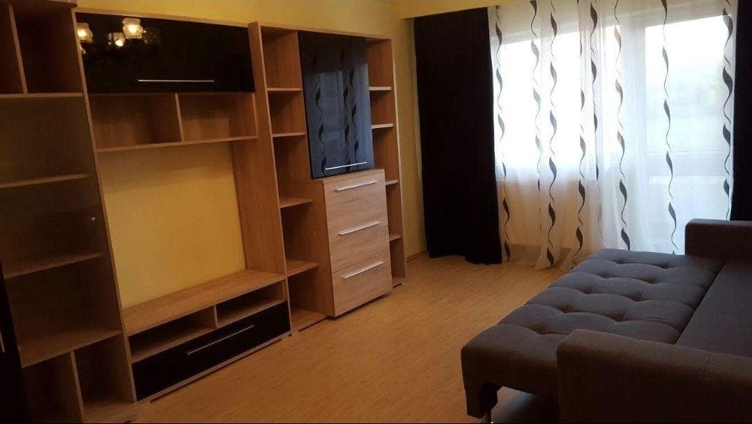 Închiriez apartament cu camere, decomandat, Între  Lacuri - imagine 1