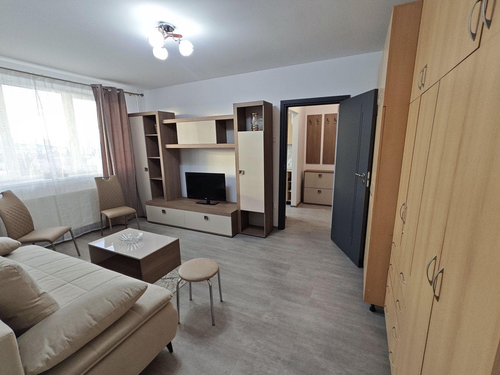 PF-Închiriez apartament 2 camere, 43 mp, Gheorgheni - imagine 1