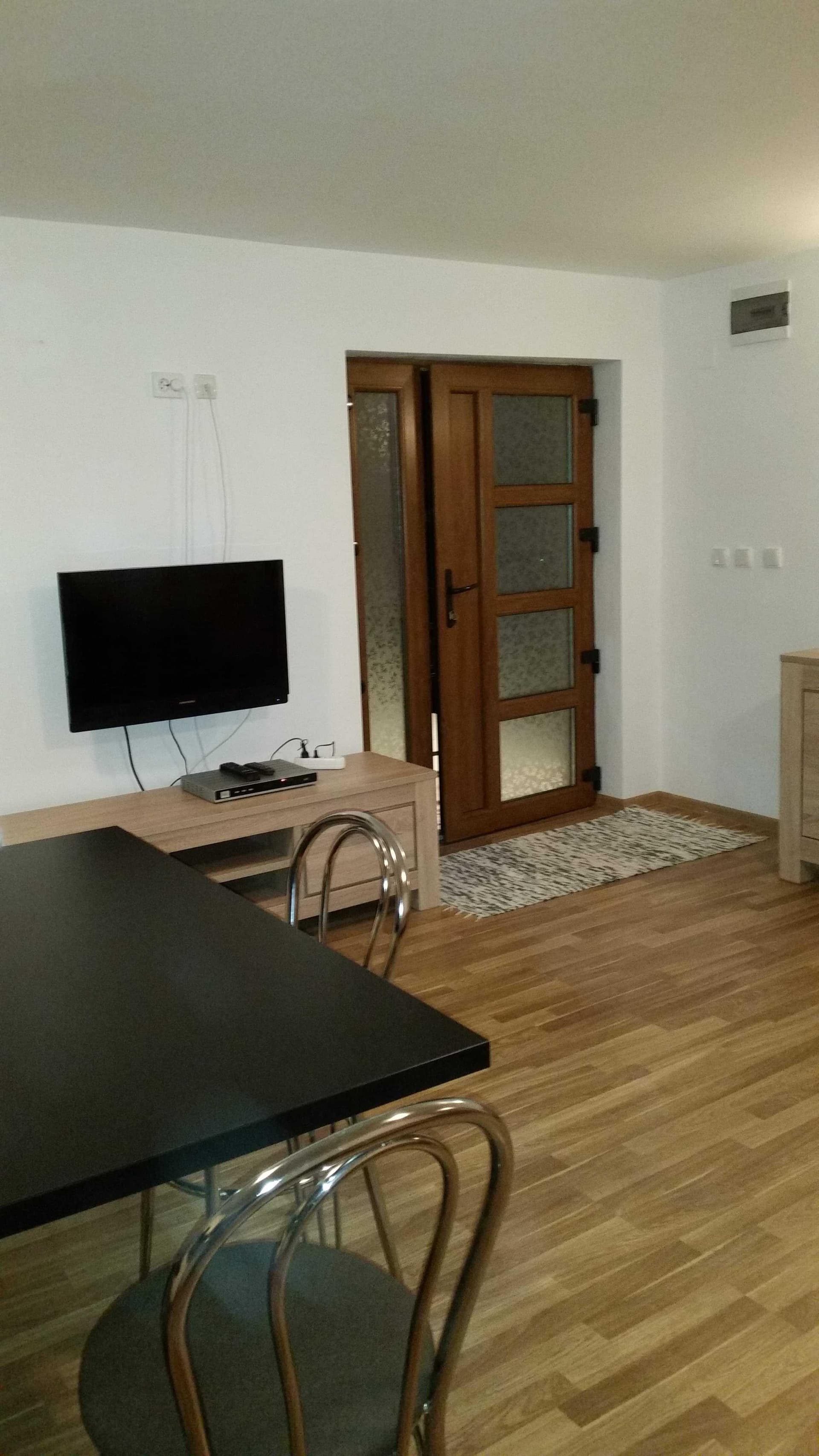 Inchiriez apartament cu o camera - imagine 1