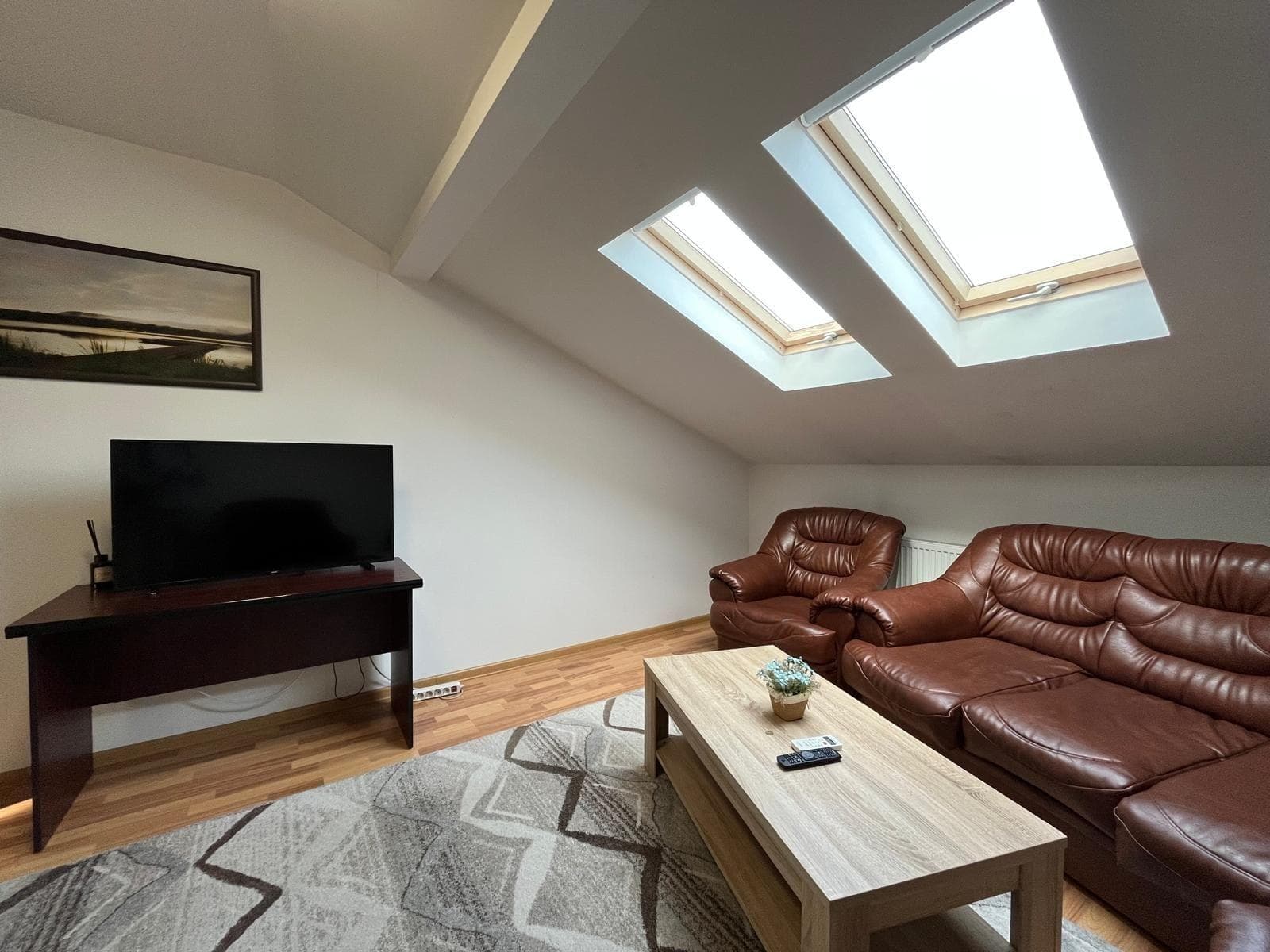 Închiriez Apartament în Bună Ziua cu loc de parcare! - imagine 1