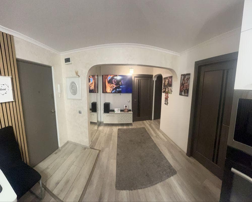 Vand apartament 3 camere zona Marasti
