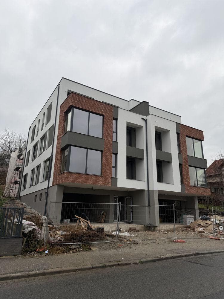 Apartament 4 camere 107 mp bloc tip vila, garaj+boxa, Campului