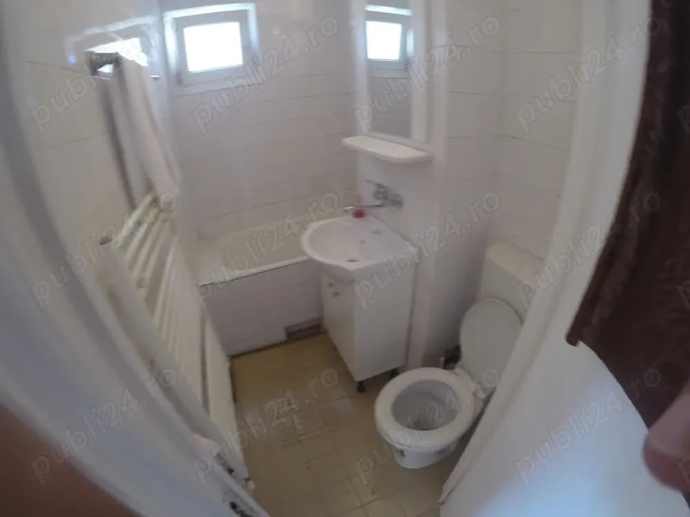 Vand apartament cu 3 camere in Manastur, Cluj-Napoca.