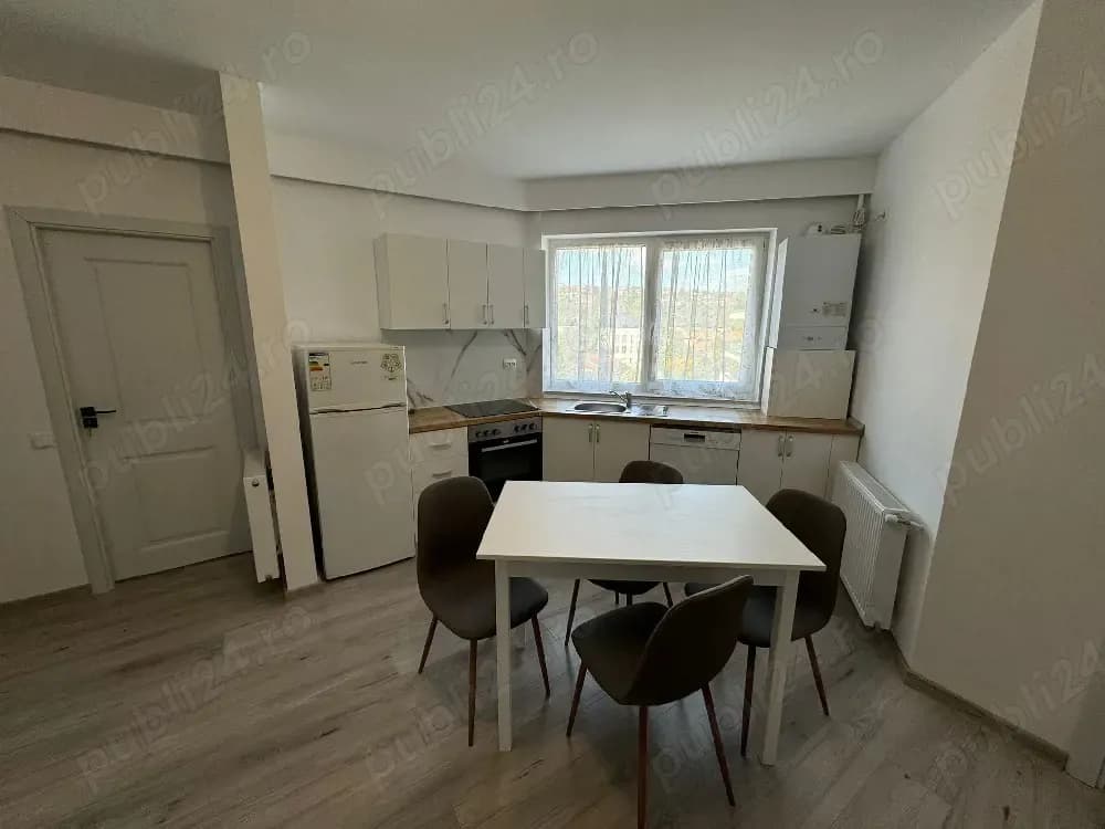 Inchiriez apartament in bloc nou, luminos cu 3 camere (2 dormitoare+living) decomandate str oasului