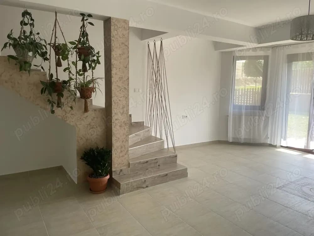 Dau în chirie casă cu 6 cam. 220mp pe trei nivele, cartier Panorama