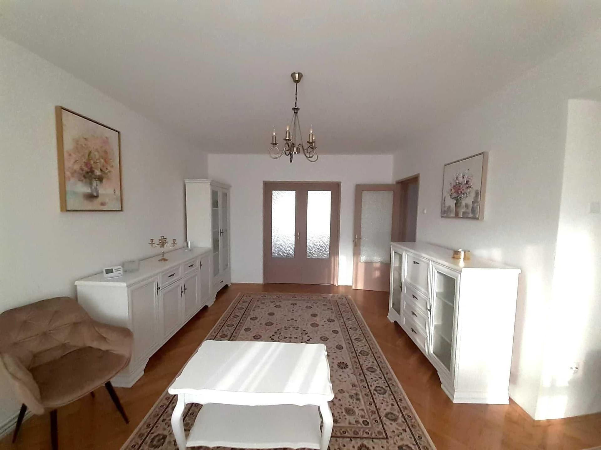 PFdau în chirie ap. cu 3 camere, confort sporit, cartierul A MUREȘANU