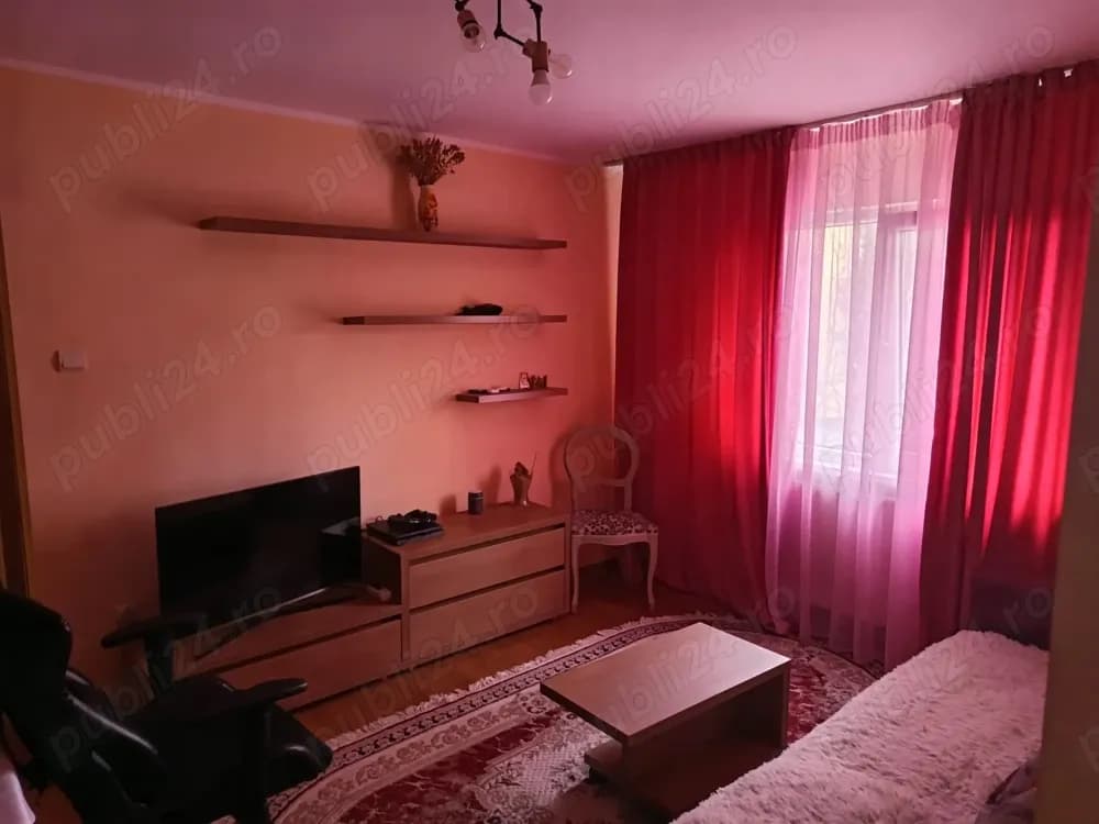 Inchiriez apartament 3 camere Manastur, 400 Euro