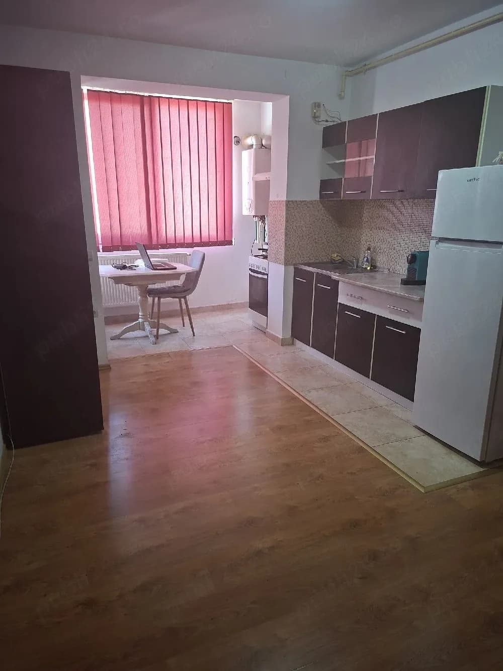 Închiriez apartament cu 2 camere - imagine 1