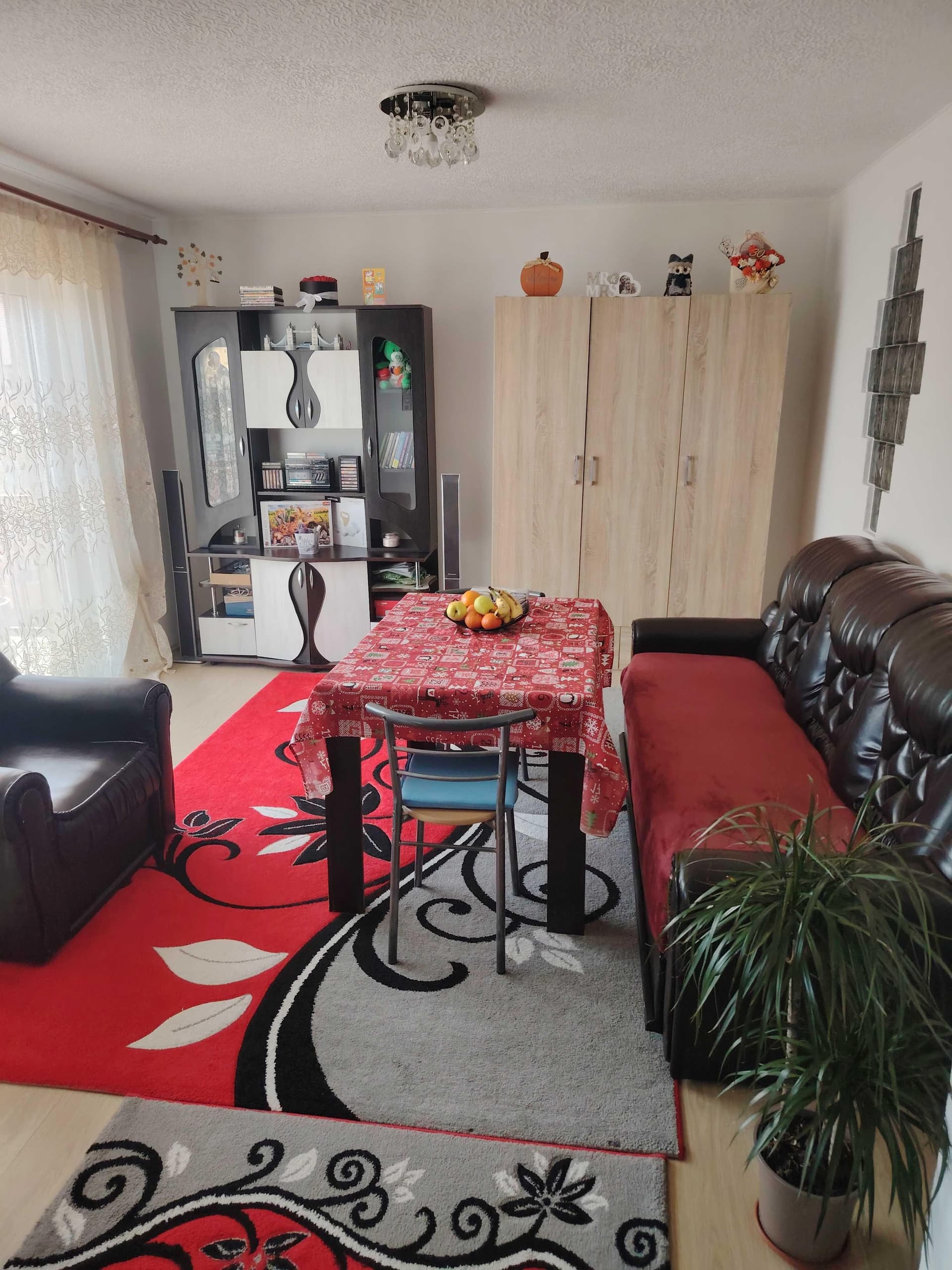 Apartament de închiriat - imagine 1