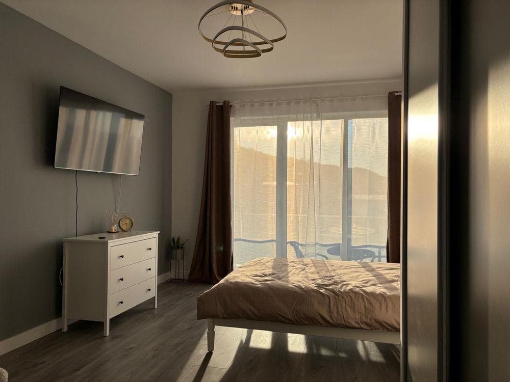 PROPRIETAR inchiriez apartament in Floresti str Teilor - imagine 1