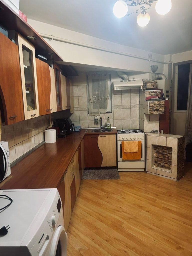 Inchriez apartament 2 camere decomandate Grigorescu